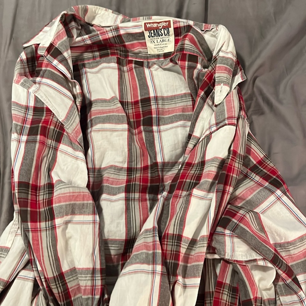 Men’s plaid button down